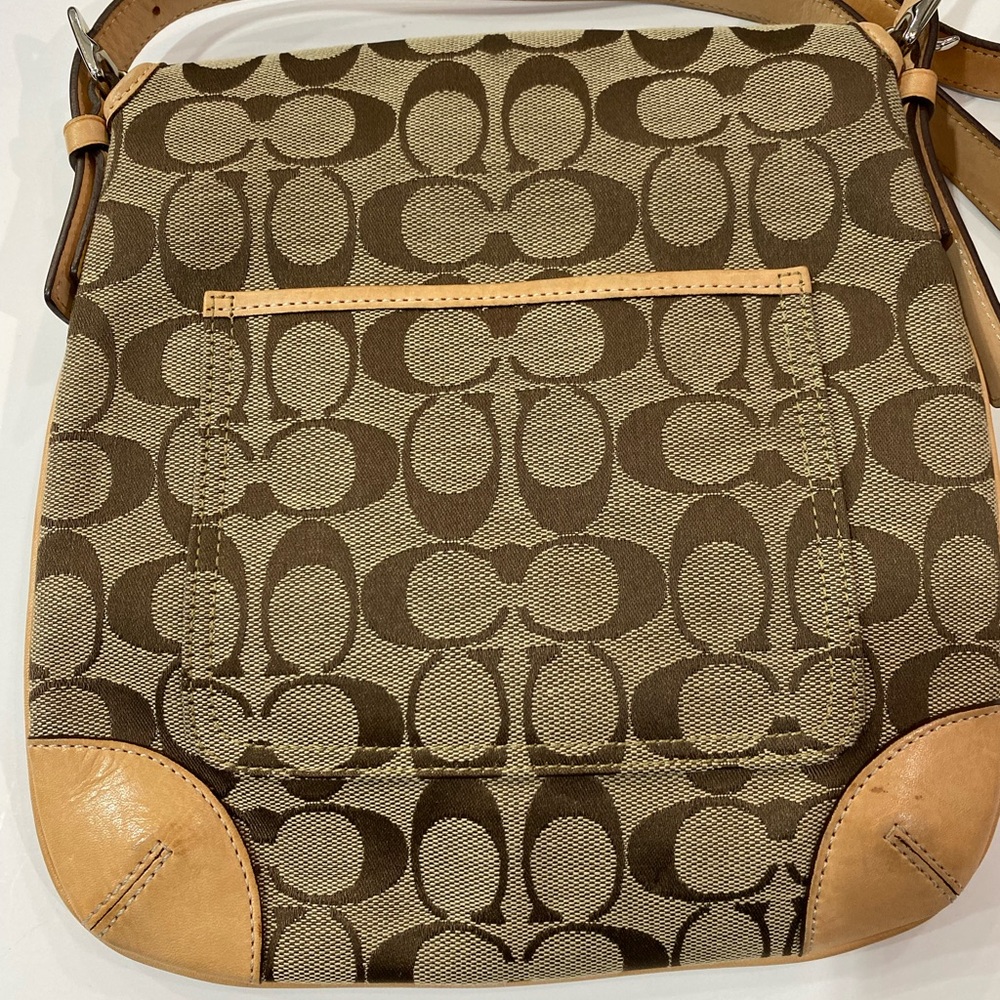 Coach 6079 Signature Crossbody Bag Tan leather Trim - Picture 2 of 10